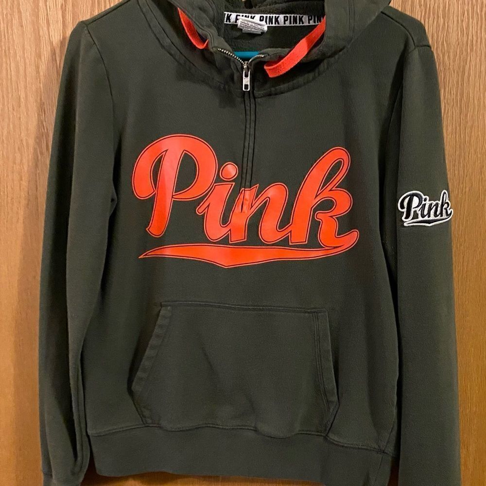 🌺3 for $30🌺PINK Victoria’s Secret Hoodie, size S P. (S54)